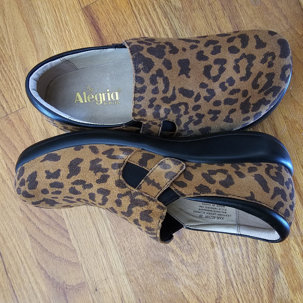 Alegria Women's Leopard Print Shoes NWOT Box Incuded